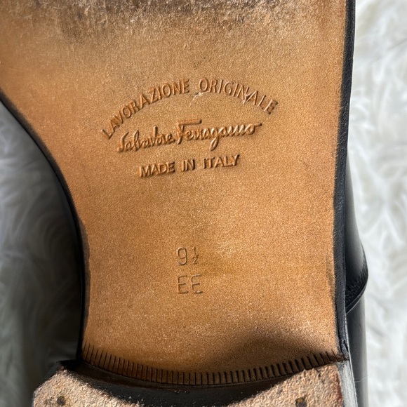 SALVATORE FERRAGAMO Lavorazione Originale side-gore cap toe loafers - Picture 4 of 6